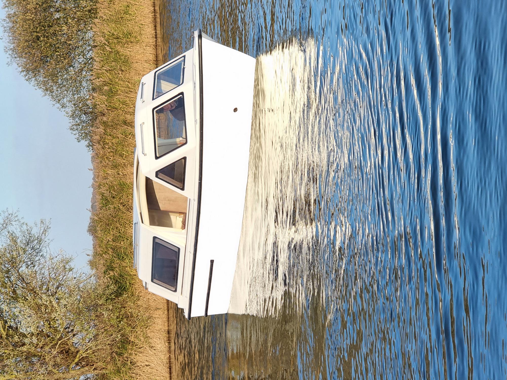 Picnic boat