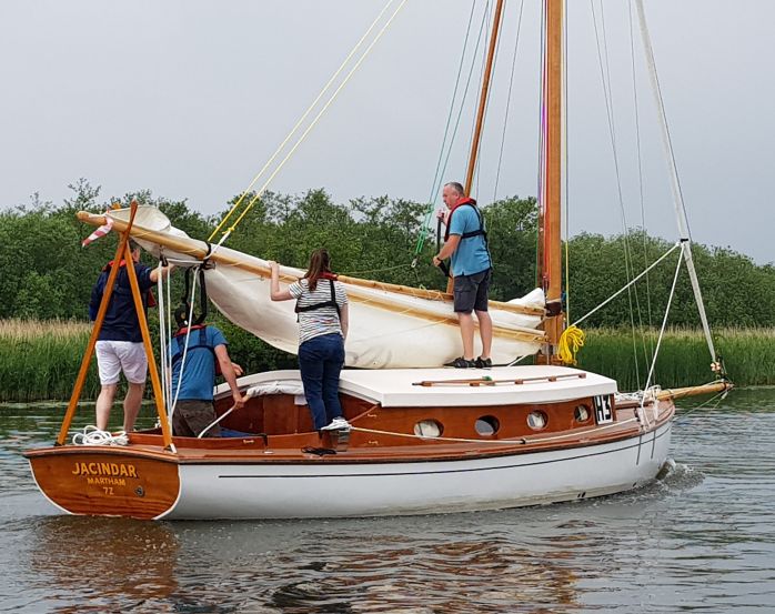 norfolk broads sailing yacht hire